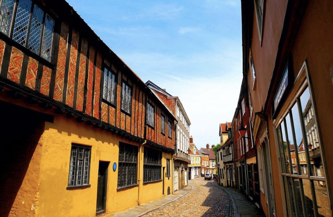 VisitNorwich's tweet image. Elm Hill always makes us feel like we are in a storybook! What’s the best picture you have of this magical and historical part of Norwich?