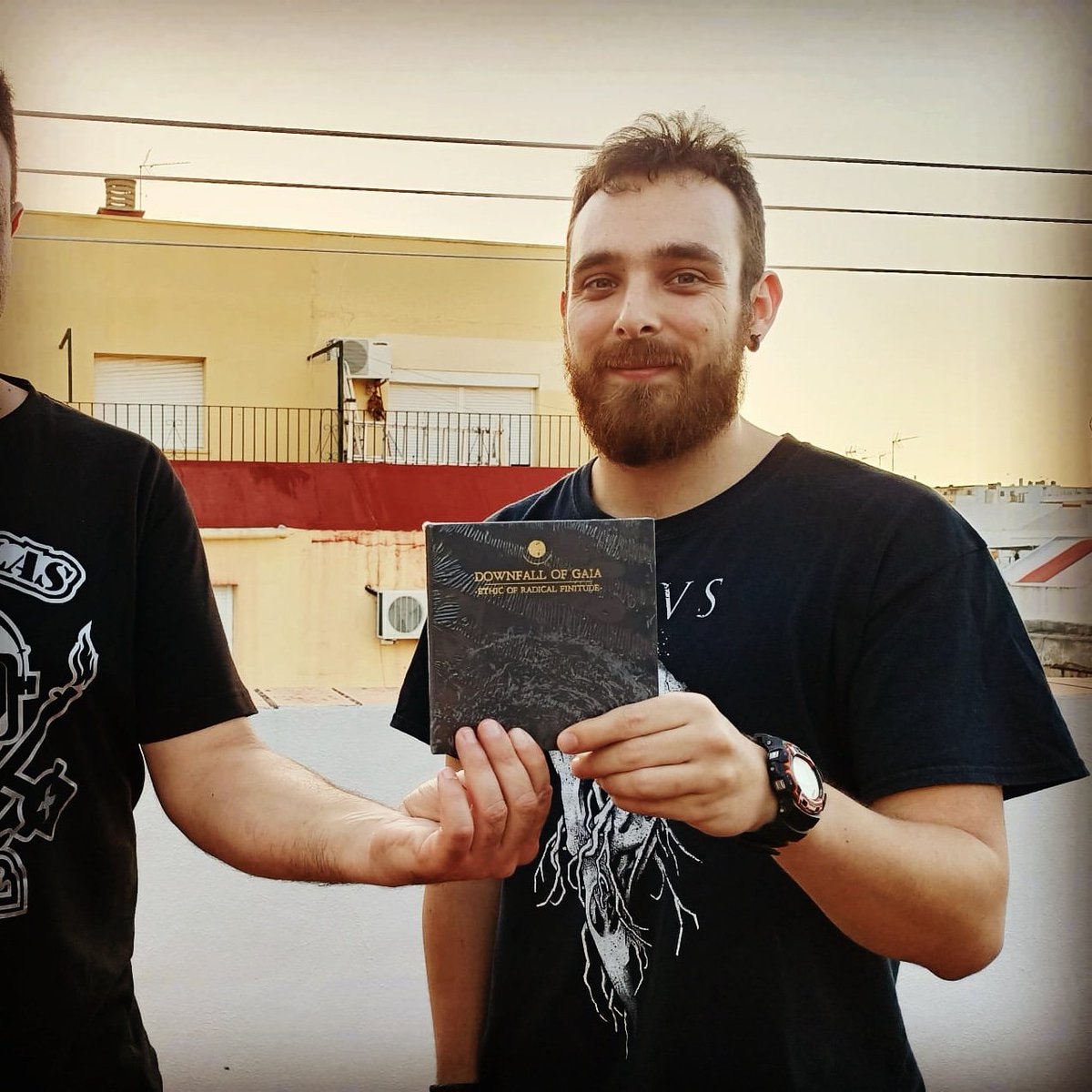 EsquirlasDMetal's tweet photo. Por fin hemos podido dar el disco físico al ganador del concurso-sorteo #LoMejorDel2019. Se llevo edición digipack de @_downfallofgaia
#EdeM #Best2019 #MetalSplinters #TuPáginaDeHeavyMetal https://t.co/fBX2U8dUHf