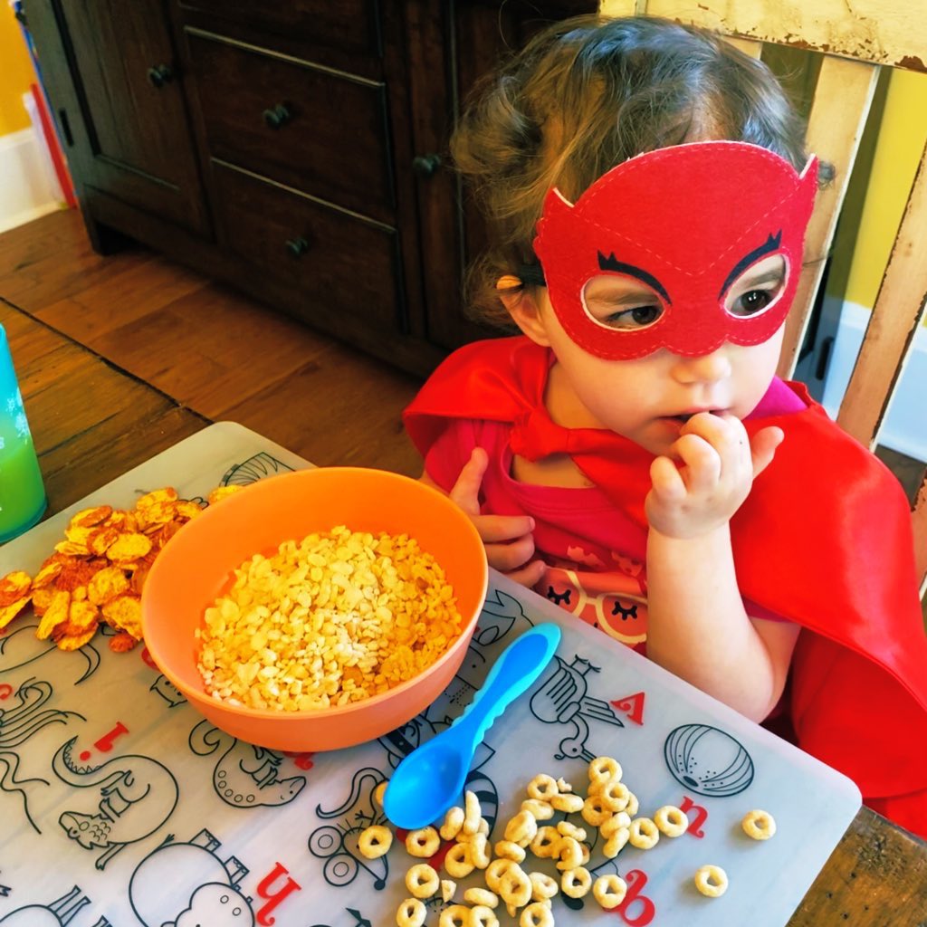EricZuckerman's tweet image. Celebrity Trivia: Did you know Owlette loves both cereal and variety? 

#pjmasks #owlette 
@PJMasks @DisneyJunior @KelloggsUS @GeneralMills @NaturesPath