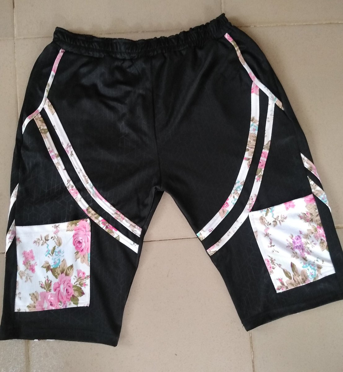DaHolarz's tweet photo. *  Do you want to surprise your love ones?
*  Are you Shorts freaked? 
*  Do you want to surprise your Dad and Spouse? 
* are U planing a birthday or any Anniversary?

Then @Da'Holarz Conceptual got you covered. DM to get your customized Short or plain.

Contact: 09033478514. https://t.co/y3s3AtzCQR