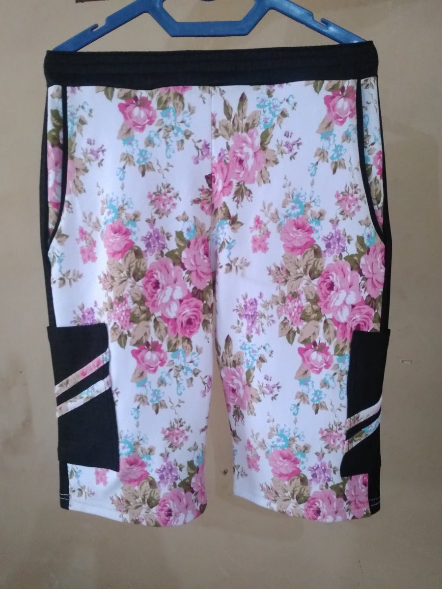 DaHolarz's tweet photo. *  Do you want to surprise your love ones?
*  Are you Shorts freaked? 
*  Do you want to surprise your Dad and Spouse? 
* are U planing a birthday or any Anniversary?

Then @Da'Holarz Conceptual got you covered. DM to get your customized Short or plain.

Contact: 09033478514. https://t.co/y3s3AtzCQR
