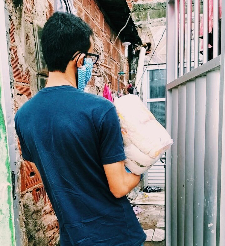 shoresofgrace's tweet image. Sabe aquelas cestas que recebemos uns dias atrás? Conseguimos entregar todas elas! Algumas foram para as famílias das comunidades, outras para ong's parceiras e as demais entregamos para as mulheres que estão/estavam em situação de prostituição e que ja acompanhamos. #missoes