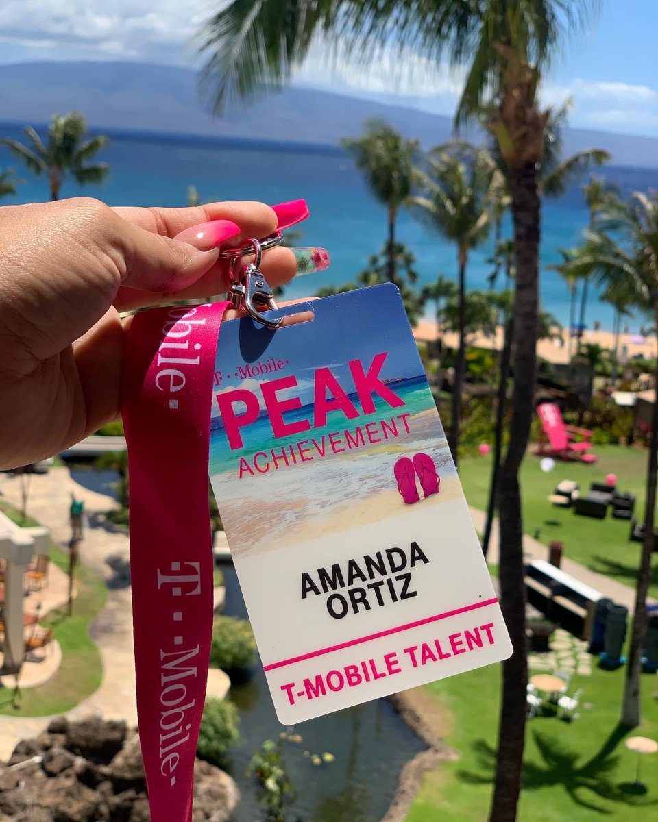 RAManda_512's tweet photo. Can’t believe this was one year ago!! Focused on earning my way back to this beautiful island again 💯💪🏼🏝🌺 #ImTmobilesTalent #RAManda #goals https://t.co/MPIAAChKSZ