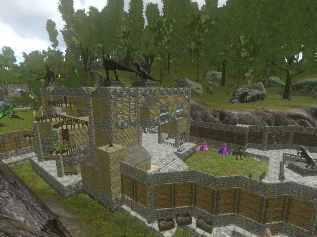 けめ Ark Mobile トライブメンバーの拠点紹介です サイドが崖になっていて 城壁いらずの拠点 メンバー1の建設上手で 非常に凝ったデザインです 最初は迷っちゃうけど笑 次回はトライブ共通利用の海拠点を紹介させて頂きます Arkモバイル T