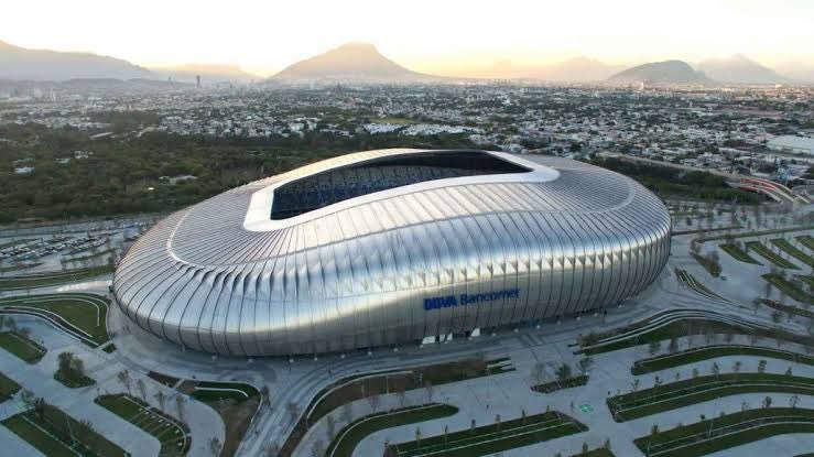Miguel_layun's tweet photo. Este es nuestro estadio @aguerosergiokun, para que puedas verlo bien!! 🤙🏻😜 https://t.co/gHCvNV6Ofr