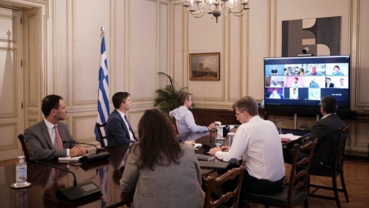 GreeceInUSA's tweet photo. In a conference promoting 🇬🇷 #startups &amp; advanced technology, @PrimeministerGR praised #Microsoft &amp; #AppliedMaterial for their investment acquisition of #Greek #HiTechs @softomotive &amp; @ThinkSilicon
Microsoft will establish a #Robotics center in Greece.
https://t.co/BATtwHqoS0 https://t.co/SMubZQaJpr