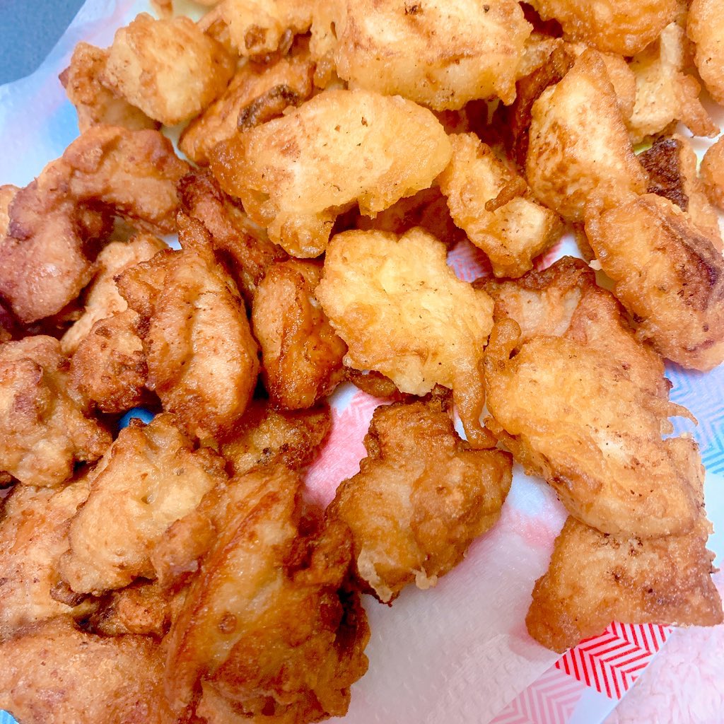 新田早規 茶色い食べ物ってなんでこんなに美味しいんだろう 一面茶色 鶏と長芋の唐揚げ 新田早規 茶色い食べ物ってなんでこんなに美味しいんだろう 一面茶色 鶏と長芋の唐揚げ