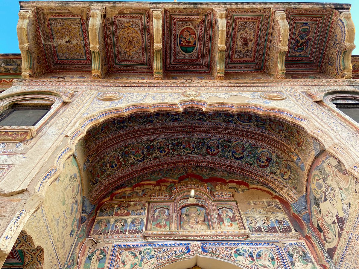 GoodwindMoto's tweet photo. See an artist's palette come alive in a ride through villages &amp; tiny towns, once home to rich Marwari trading families. Part of the Shekhawati region, the cluster of Fatehpur, Nawalgarh, Mandawa &amp; others is popularly called a 'gallery of art'.

Welcome to Rajasthan!

#Mototravel https://t.co/cyFYxqFwdq