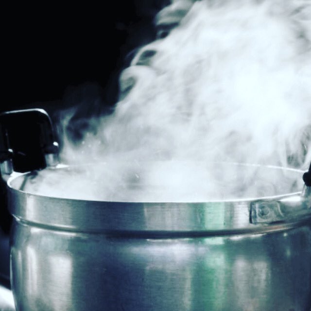 Qualcosa bolle in pentola....stay tuned......#cibo #novità #ciboitaliano #eccellenzeitaliane #Italia #qualcosabolleinpentola #StayTuned italiaishere.com