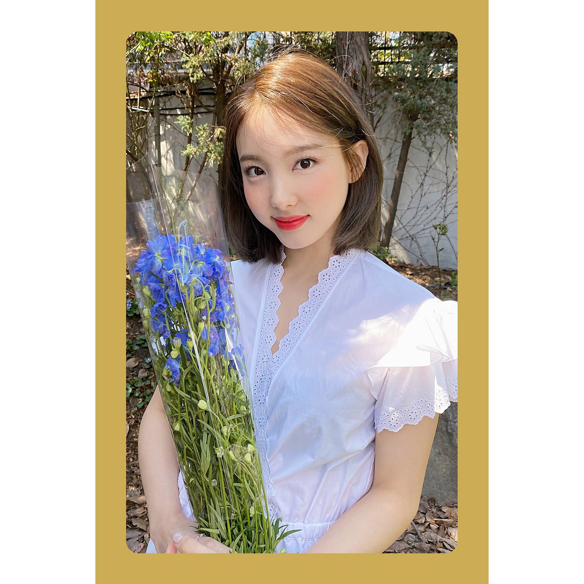 พิต่าย🐰
🍭💜💙💚💛❤💛💚💙💜🍭
#트와이스 #Twice #나연 #Nayeon #MOREandMORE #fanart
________________________________
สติ๊กเกอร์ไลน์chocobeam
store.line.me/stickershop/au…