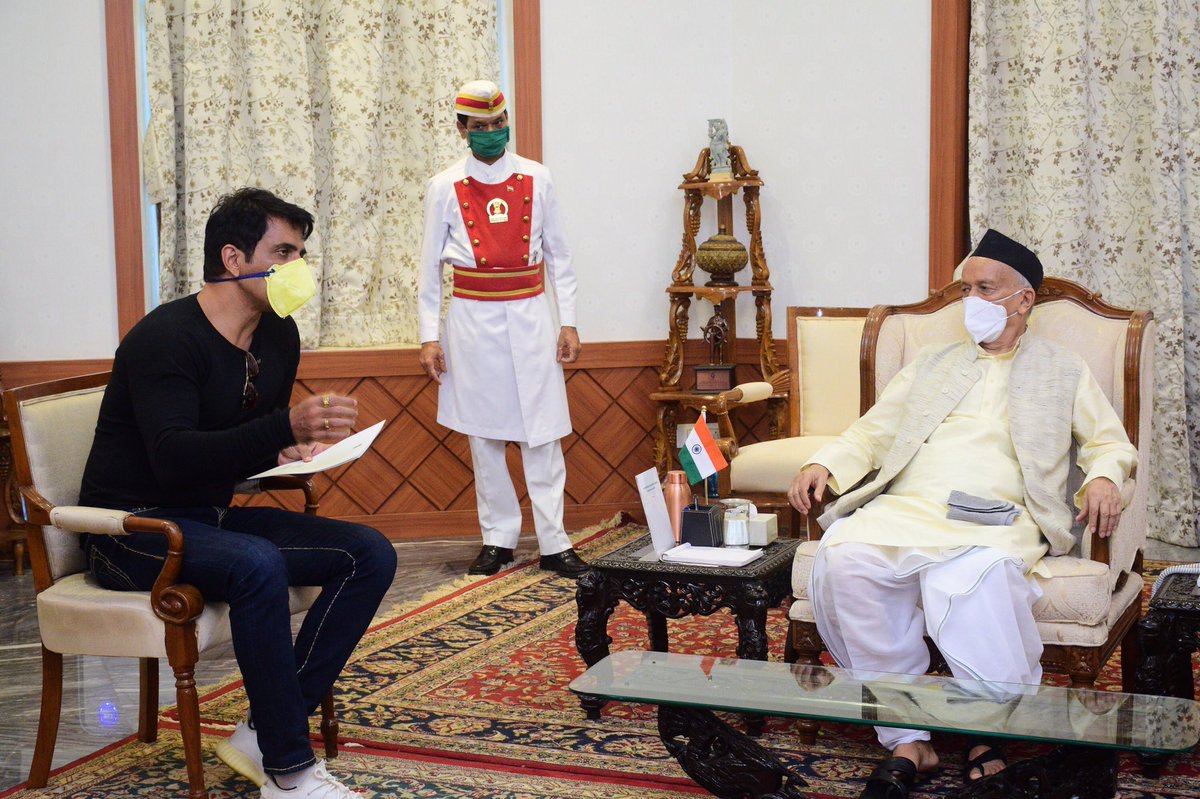 BSKoshyari's tweet photo. Film star @SonuSood called on at Raj Bhavan, Mumbai today. Shri Sood briefed about his ongoing work to help the migrant people to reach their home states and to provide them food. Applauded his great work and assured him of his fullest support in these endeavours. https://t.co/oUMfIQGTeX