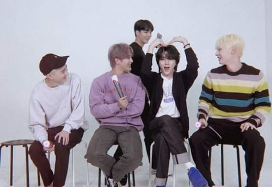 imyourfuckingm1's tweet photo. #뉴이스트와_채운_3000페이지
Iu yãi nùi hihihihiiii
#다섯개의_별을_빛나게_만들어준_3000일 
Lớp me like you đuuu lớp me like you đuuuuu
#뉴이스트_데뷔_3000일_축하해
Moah moah https://t.co/KsN1czSyE7