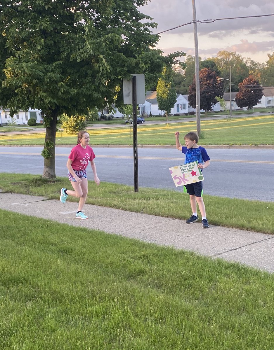 stonern_'s tweet photo. Star Power & Determination! @ASAEagles girls continue to shine with virtual 5K! ๐ #GOTR5K #GOTRGotYourBack #GOTRatHome https://t.co/SLl89miNyz