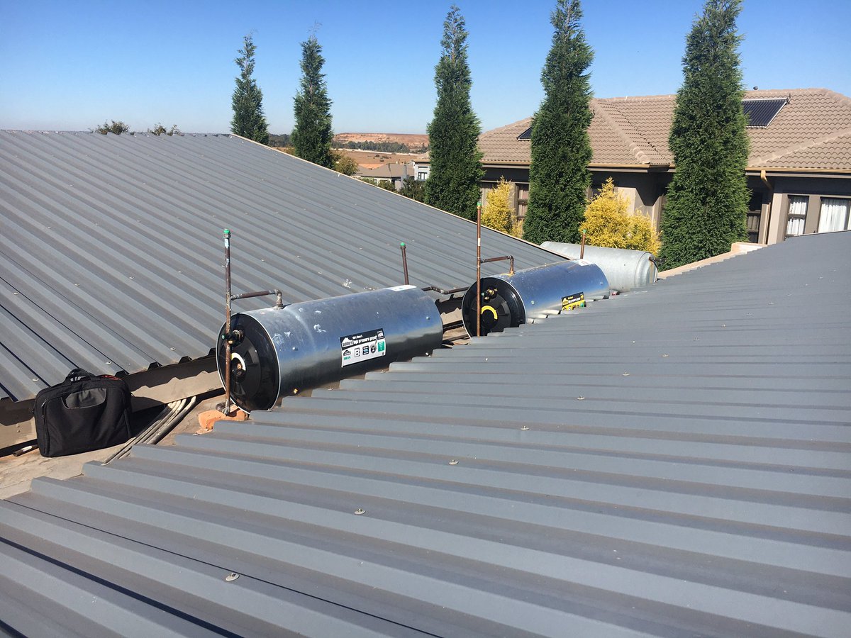 HP_Mathe's tweet photo. We did an obligation-free assessment of a property in Centurion. If you spend more than R2000 on electricity monthly, give us a ring for a free assessment. #solar #plumbing 

Whatsapp: 063 359 2306
               OR
Email: info@khanyisasolutions.co.za https://t.co/cGcQCjQufE
