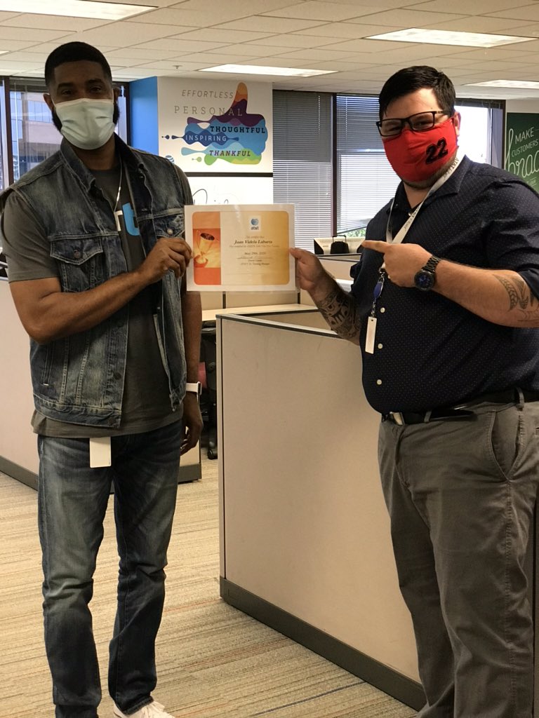 EvelynR_TX's tweet photo. Celebrating our recent graduates from DMDR Training! Congrats Juan Manuel & Mario! #Latinculture #TeamRoberson @EvelynRnTX #TuggleNation #RichardsonWins @DMDRrichardson @anthonyetuggle @BJTaylor_5 @4jbar #LifeAtATT https://t.co/X6bFIrVt94