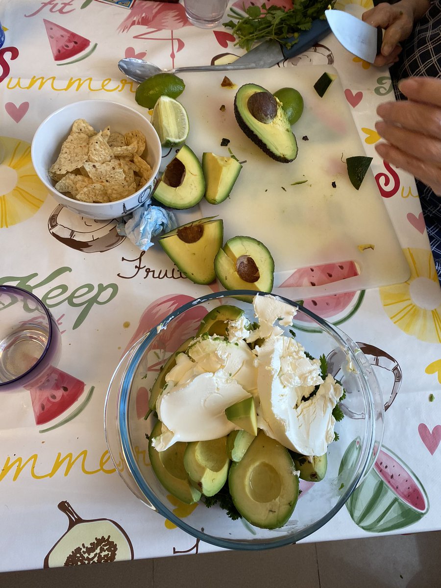 eduo's tweet photo. #guacday https://t.co/9xl3QHq5NX