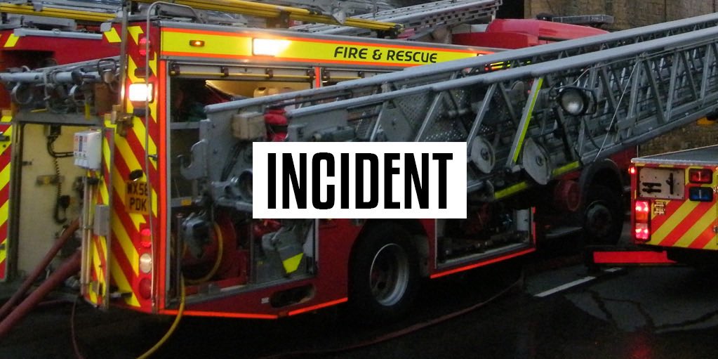 BANES_Fire's tweet photo. URGENT APPEAL!! Following on from the incident at Bathampton Weir on Thursday. We would like to locate a man on a paddle board that tried to help the group of men. Can we identify him? @bathlive @BathEcho @AvonFireRescue @BristolLive https://t.co/KF2rS5fm9G