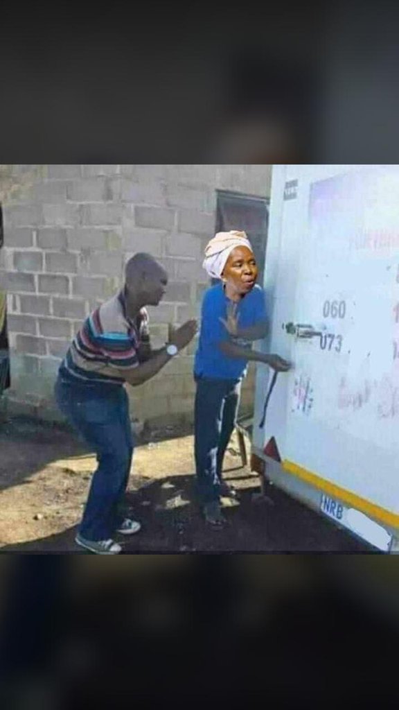 Sammy_P_Shaw's tweet photo. @Mprecious65 Can i help get customers 4u? O tla nzama ka ya coke https://t.co/NHtJTyTiBp