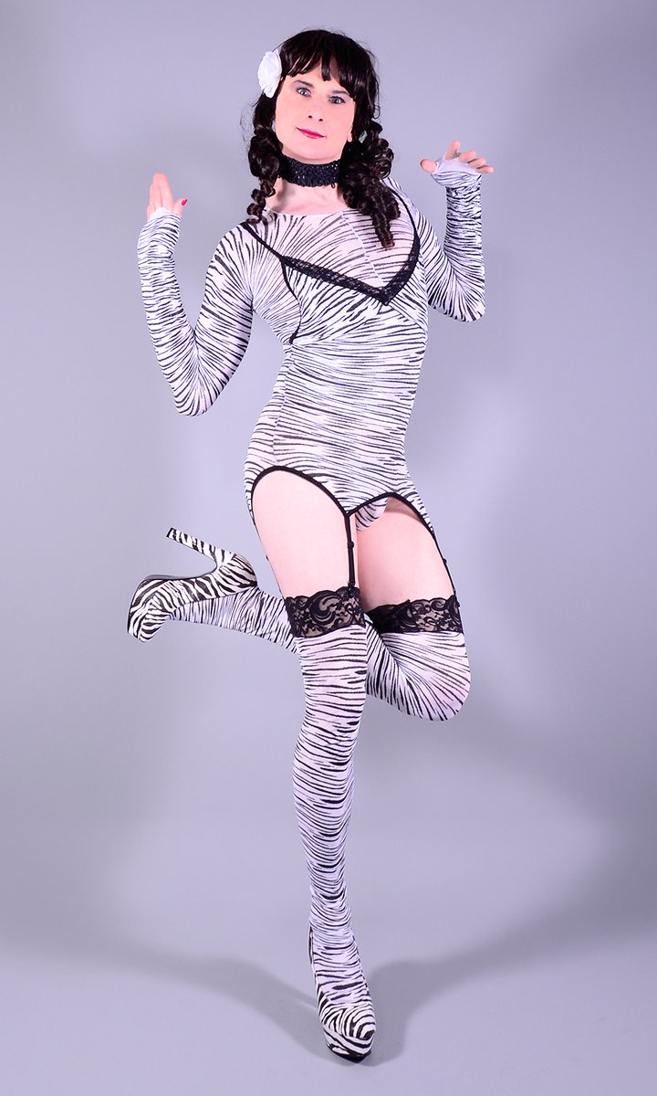 KlarissaKrass's tweet photo. Zebra pattern look with nice flexible pose
#stockings #heels #highheels #pumps #sexycostume #crossplay #crossdress #transgender #pose #studiophotography #tgirls #xdress #zebralook #zebrapattern #flexible #flexiblepose #sexydress https://t.co/sYVXZ5GfiP