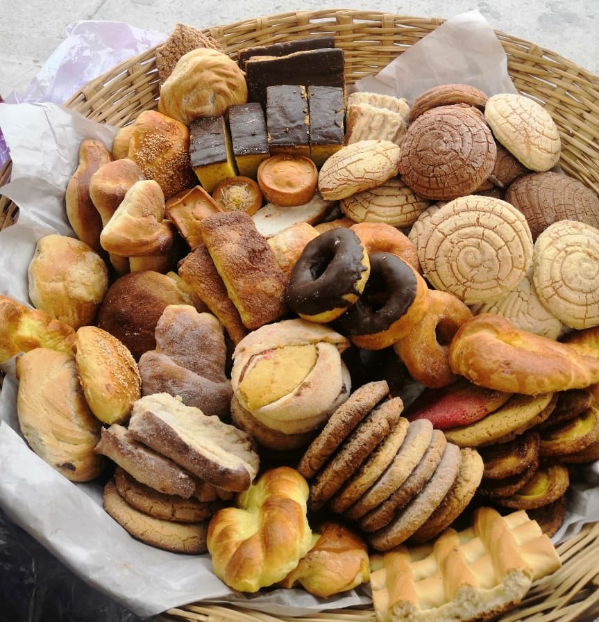 MariCarmenEsp's tweet photo. Si vives en #Momoxpan te recomiendo el expendio de pan el "Zaguán" que en apoyo a la economía familiar en la contingencia ofrece: 
torta de agua $1.50🥖
Pan dulce $3.50 🥐
📍Calle Progreso 202,Momoxpan
☎️ 2852235
📲 WhatsApp 2227248288
#ConsumeLocal #Cholula #MiOrgullo https://t.co/VgckmorvPj