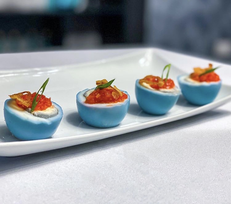 Kosua Ne Meko on a different level. Cabbage dyed egg, spicy tomatoes sauce, fried shallots. #ghastroexperiece