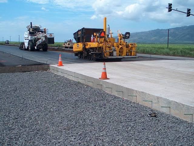 officialycef's tweet photo. The roads that lead to success are always under construction. Appreciate #CivilEngineers! 🚧 🛣🚦🛫
What if we stop constructing roads, which road will lead to success? 
#LifeOfAcivilEngineer #civilengineering #civilconstruction 1/2 https://t.co/78TSnwfFMh