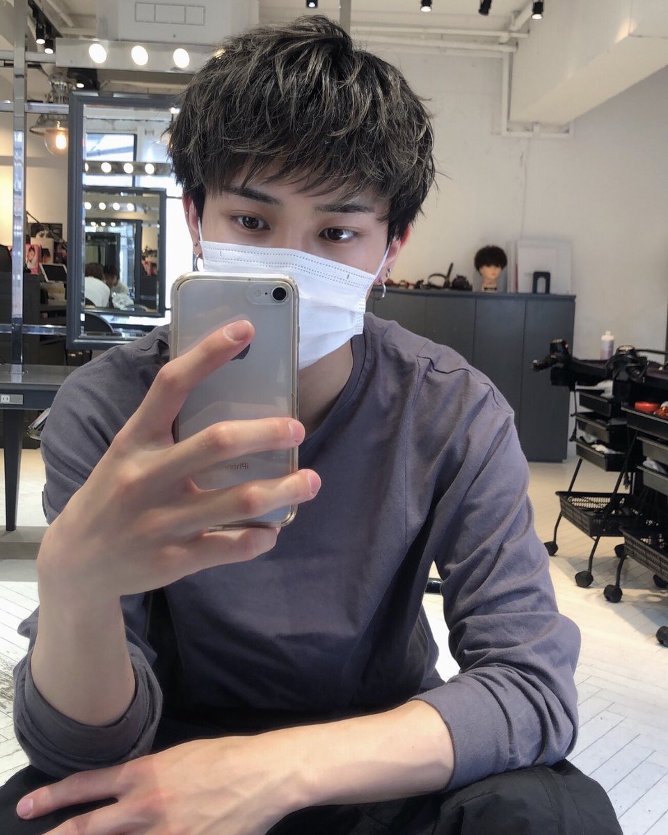 se05na05's tweet photo. 今の王道系の髪型高1ぶりぐらい👦🏻 https://t.co/2IhopjbxFX