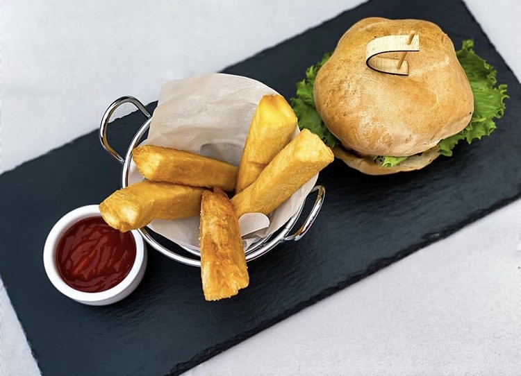 We know it’s only in the AM, yet we want to help you decide on your lunch. 💃 Have you tried our Brooklyn Burger with Cassava Chips? Come through <a href="/ghastro_/">GHastro</a> for your #ghastroexperiece