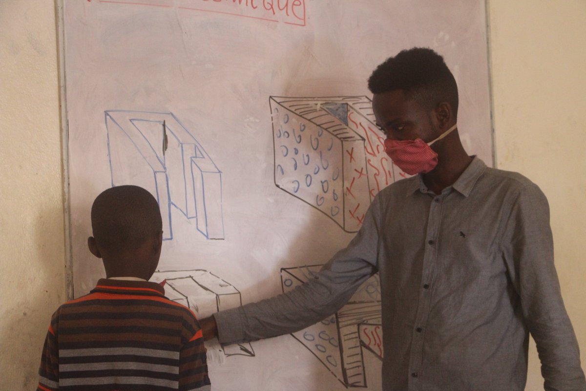 OpenCodeAcademy's tweet image. Séance d'approfondissement aujourd'hui sur le #dessintechnique avec les tout petits. Ils sont prêts pour entamer prochainement la modélisation !
#design #tech4kids #SmartCity #Togo 

#OpenCodeAcademy , a #HubCité #only4kids acceleration program powered by @woelab _x @LAfricaine_