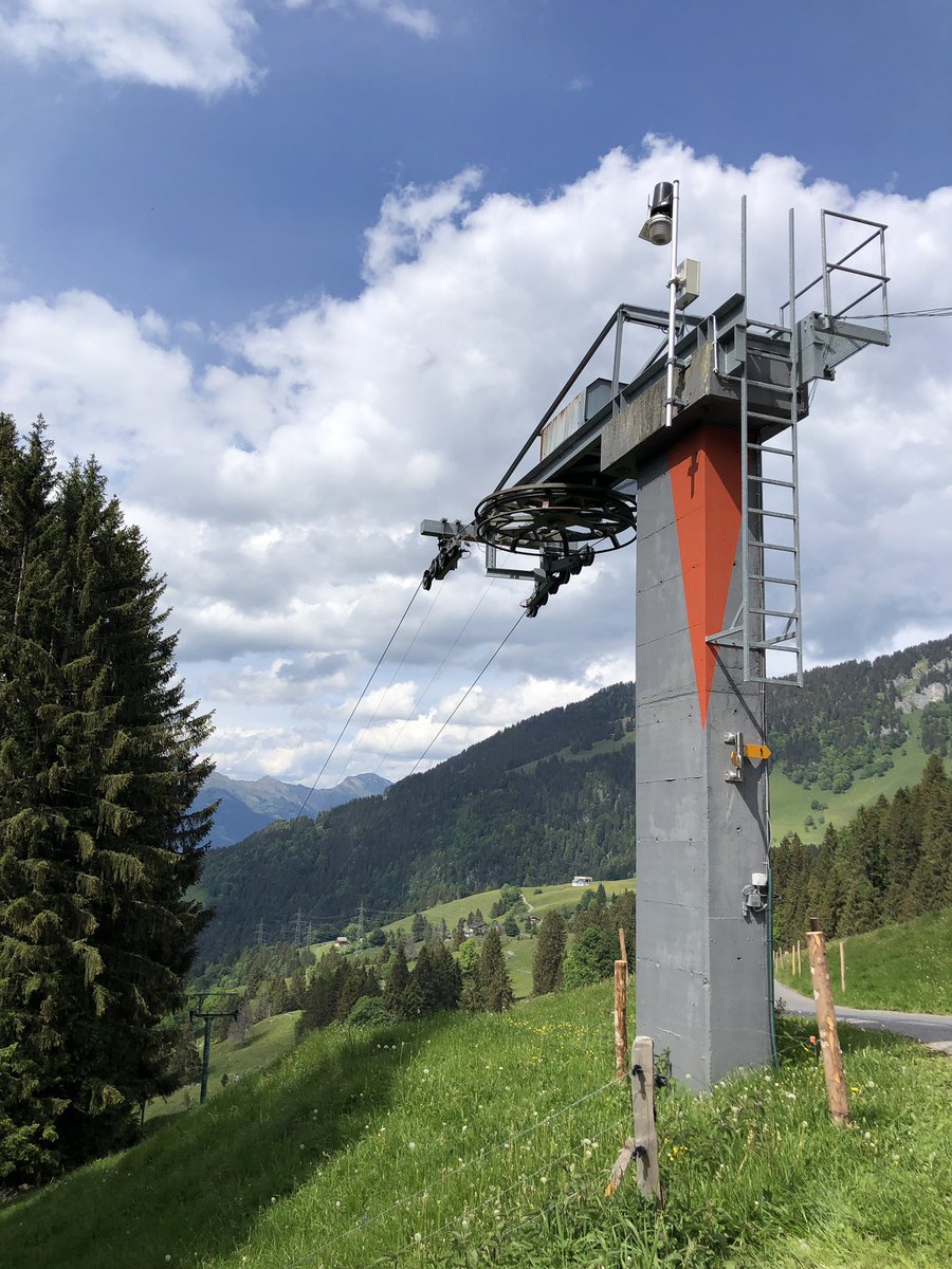 fisler's tweet photo. Die @meteoschweiz Partnerstation Mullern (GLMUL) des Kanton Glarus. Eine von rund 2000 Partnerstationen: https://t.co/lJmTnwKjZJ #messstation #wetterstation #mullern #fronalp #näfels #Glarnerland https://t.co/F2cXZgb6df