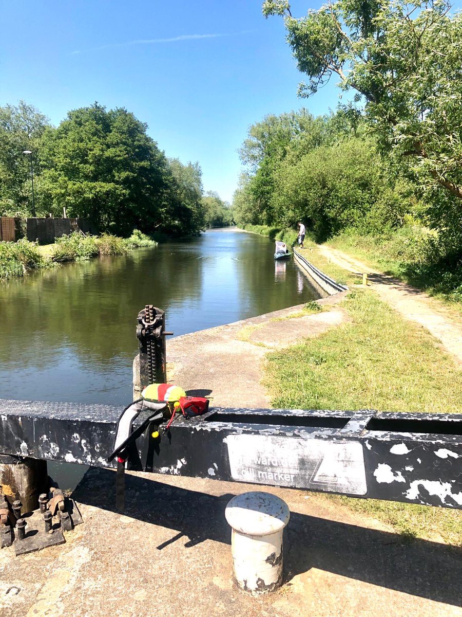hertsboatrescue's tweet photo. Crew have been out today on #safety patrol on various river sites keeping an eye on #communitysafety
Remember #watersafety keep away from the edge
If you see someone in danger donβt just jump in -call 999
#volunteers #bishopstortford #sawbridgeworth #hertfordshire #spellbrook https://t.co/zFsipX1c4g