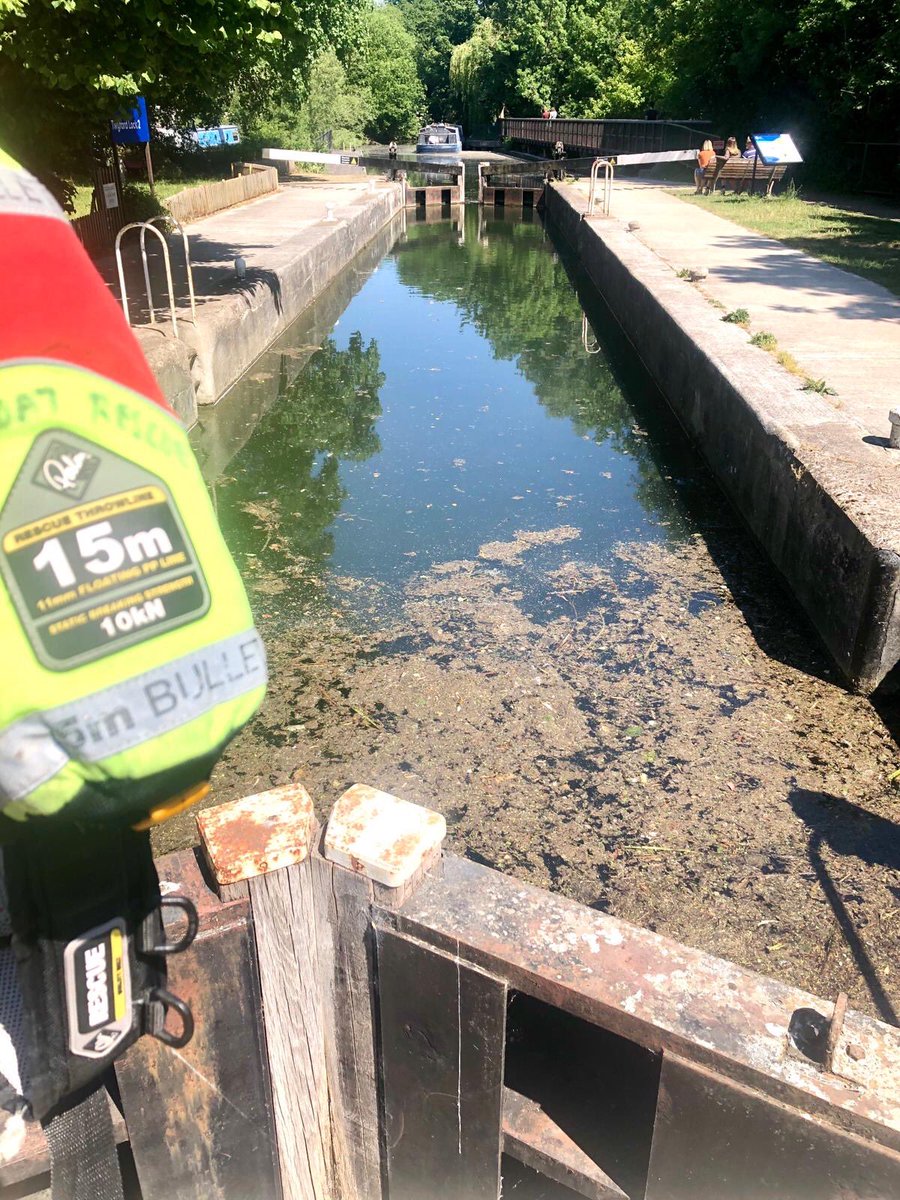 hertsboatrescue's tweet photo. Crew have been out today on #safety patrol on various river sites keeping an eye on #communitysafety
Remember #watersafety keep away from the edge
If you see someone in danger donβt just jump in -call 999
#volunteers #bishopstortford #sawbridgeworth #hertfordshire #spellbrook https://t.co/zFsipX1c4g