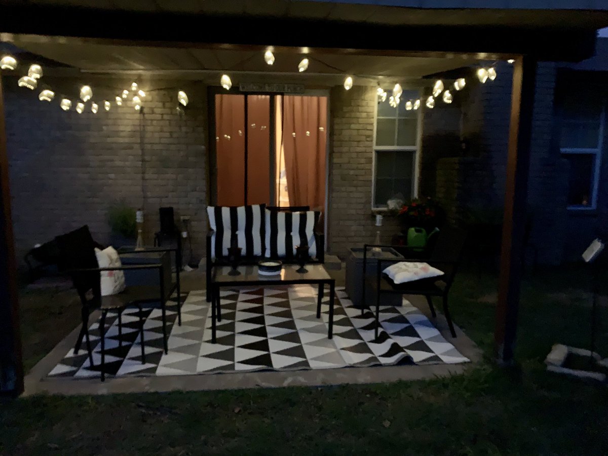 StephaneeMalan's tweet photo. My back patio finally came together ❤️ #mylittlecutespot #myspace #patio #outdoorspaces https://t.co/BSrO4nN4kf