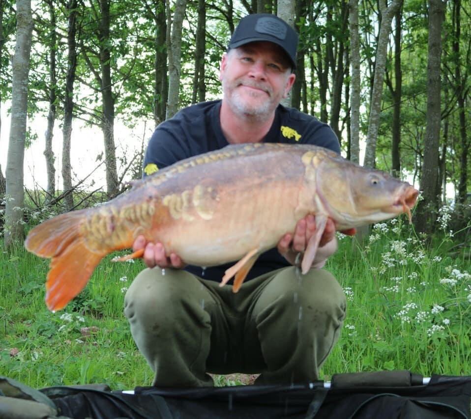 CarbonBaits's tweet photo. John clinnick with a few of the 22 carp haul he recently had. All caught over hemp &amp; party blend with a good helping of boilies.
.
.
#carbonbaits #hasslefree #particle #hemp #maize #tigers #minimix #partimix #hookbaits #carpy #angling #carpfishing #carp #angler https://t.co/nhT9OJp2YL
