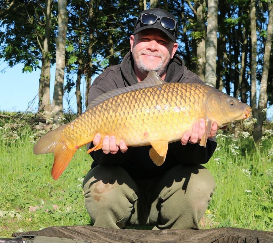 CarbonBaits's tweet photo. John clinnick with a few of the 22 carp haul he recently had. All caught over hemp &amp; party blend with a good helping of boilies.
.
.
#carbonbaits #hasslefree #particle #hemp #maize #tigers #minimix #partimix #hookbaits #carpy #angling #carpfishing #carp #angler https://t.co/nhT9OJp2YL