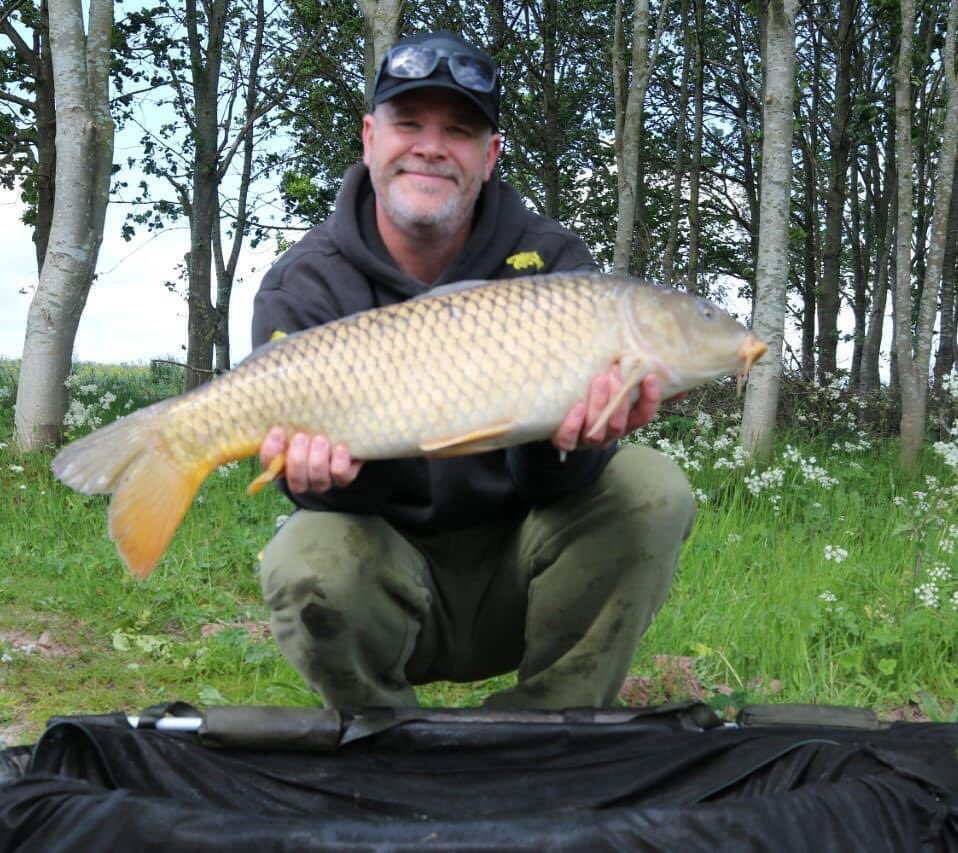 CarbonBaits's tweet photo. John clinnick with a few of the 22 carp haul he recently had. All caught over hemp &amp; party blend with a good helping of boilies.
.
.
#carbonbaits #hasslefree #particle #hemp #maize #tigers #minimix #partimix #hookbaits #carpy #angling #carpfishing #carp #angler https://t.co/nhT9OJp2YL