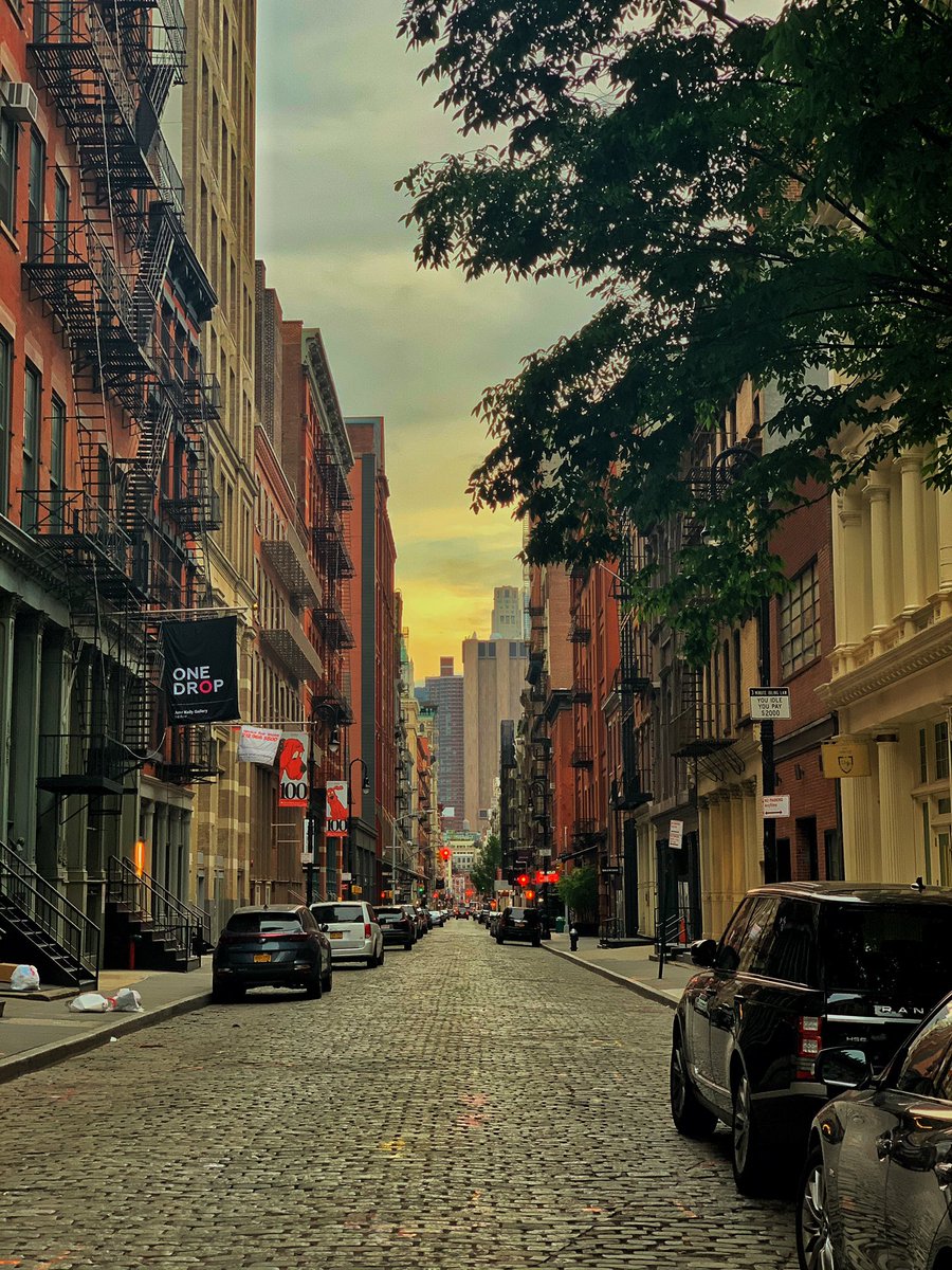 _Luis_Angel_80's tweet photo. Because I ❤️ New York City more than ever #StrollingAround #SoHo #SummerVibes https://t.co/eSCITxbijs
