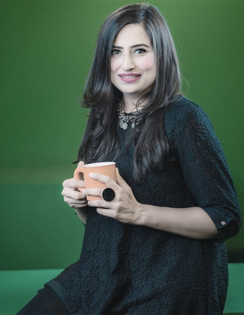 MaleehaHashmey's tweet image. &quot;Coffee with Maleeha&quot; or &quot;Hawa-khori with #NawazSharif &quot; ?! 😎

The fact that Nawaz Sharif shares the SAME star (Capricorn) with ME, Jinnah, Mohammad Ali (Boxer), Martin Luther King &amp;amp; Newton, makes me LOSE faith in &quot;astronomy&quot; !! 🤣

#Pakistan #coffeelovers