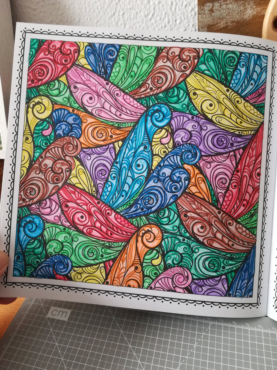 joaquincruz91's tweet photo. A tope, pero a tope de color.

#colorful #love 💛💜💚🖤🧡❤️💙
#dibujar #color #colorear #30Mayo #cuarentena #YoMeQuedoEnCasa #StayHome #ColoreArte #arte #ArtistOnTwitter #art https://t.co/2gbAuhGxWz