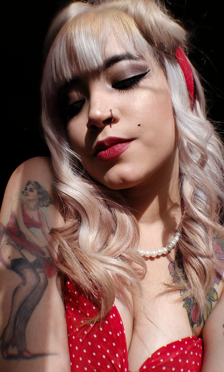 Maga_trips's tweet image. Algo de Maquillaje en estilo PinUp
Años 50's
#pinupgirl #pinupmakeup #pinupmodel #pinup #makeup