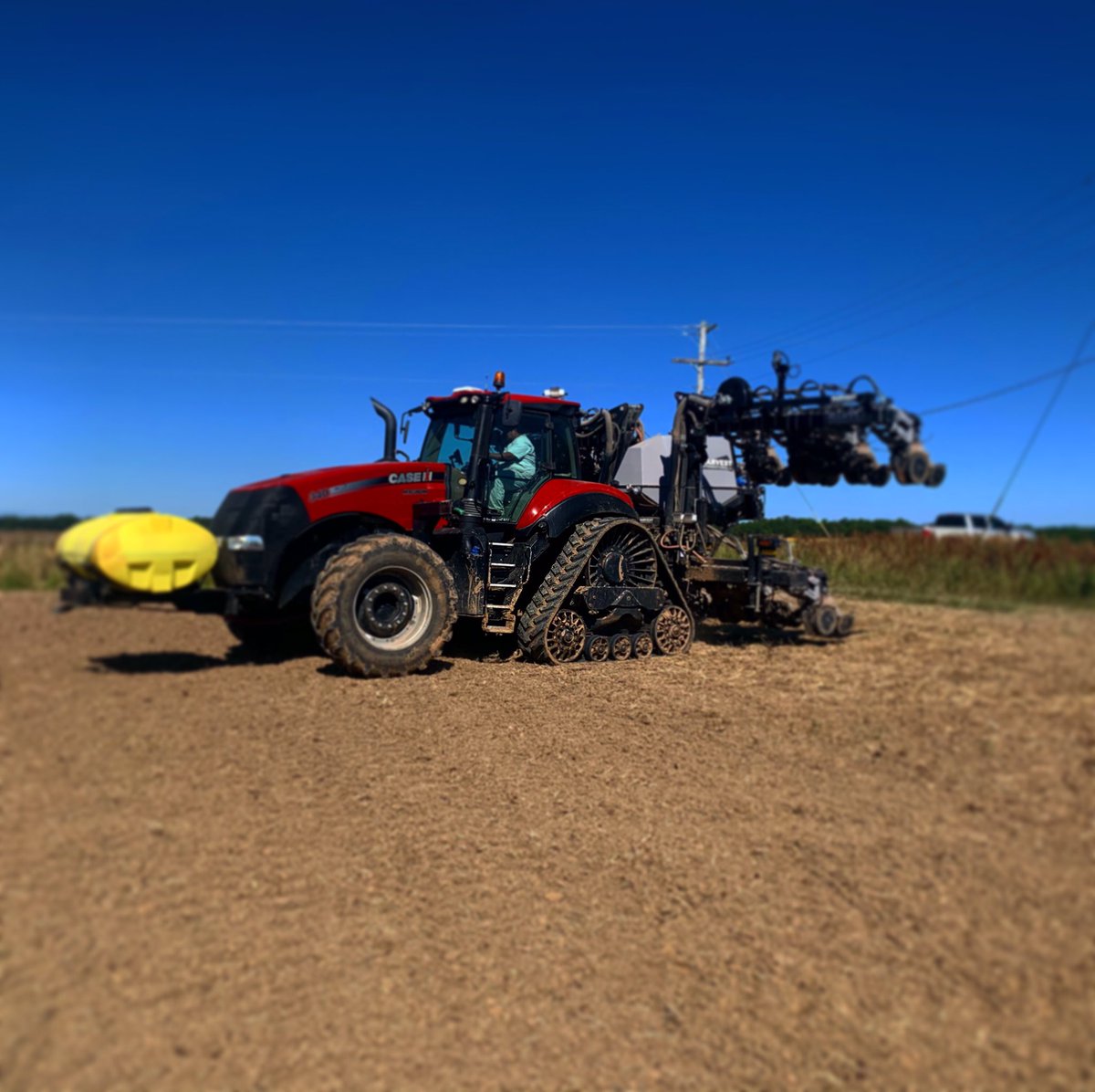 FrontierOrganic's tweet photo. She's a hardworking @case_ih tractor.
.
.
.
#caseih #tractorporn #casetractor #farmersofinstagram #plantingseason #plant2020 #farmlife #tractorlife #organicfarming #arkansasfarming #arkansasfarm #organicagriculture #organicag https://t.co/yeZ7SwME51