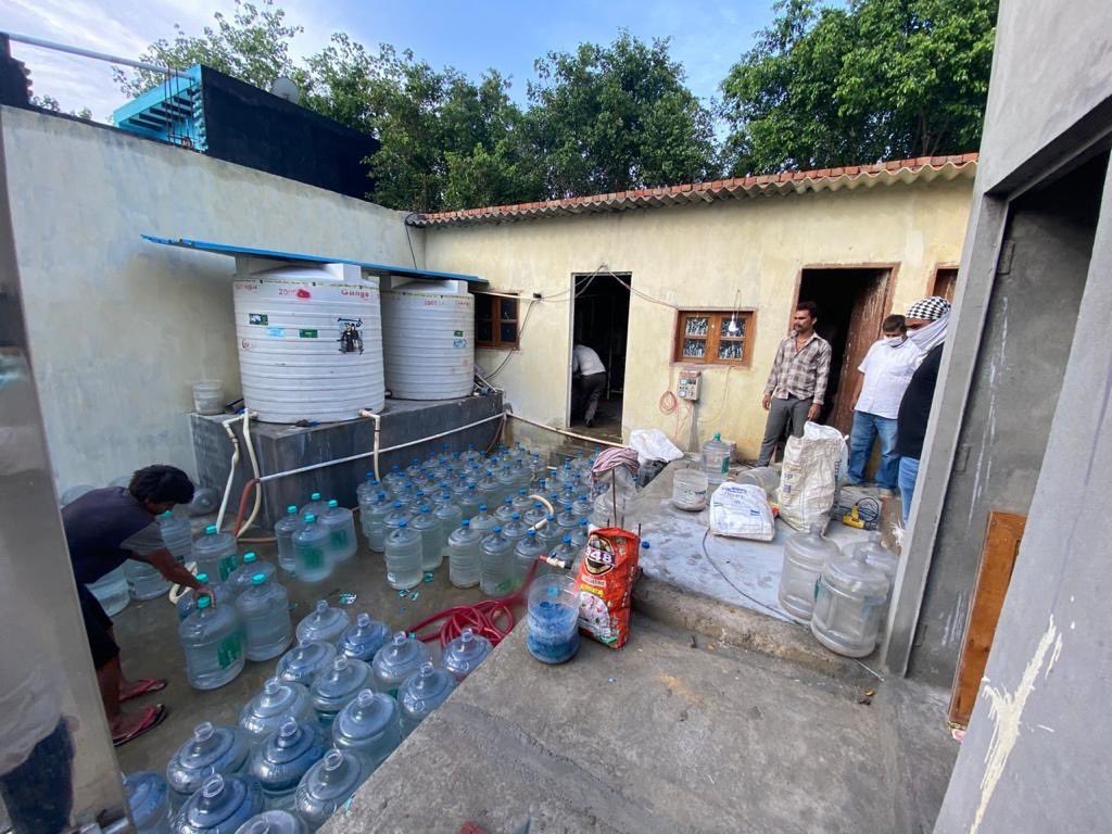CorporateInves4's tweet photo. Today, GREVESGROUP® busted a counterfeiting factory of #packaged #drinking water of the most popular brand in #Noida. The raid was conducted in liaison with #noidapolice while observing all necessary precautions of social distancing mandated by the state and central authorities. https://t.co/871gguiUBC