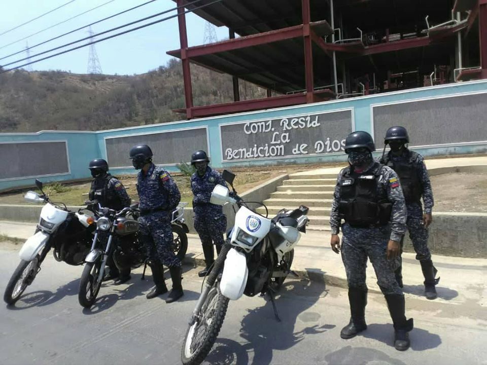 labendicionded8's tweet photo. CPNB REDIP ORIENTAL* CCP SIMÓN BOLÍVAR* *GRIP MOTORIZADO* *RECORRIDO PREVENTIVO Y SATURACIÓN DE ÁREA URBANIZACIÓN LA BENDICIÓN DE DIOS , DEL MUNICIPIO SIMÓN BOLIVAR BARCELONA ESTADO ANZOATEGUI* https://t.co/FEbYCFy6x1