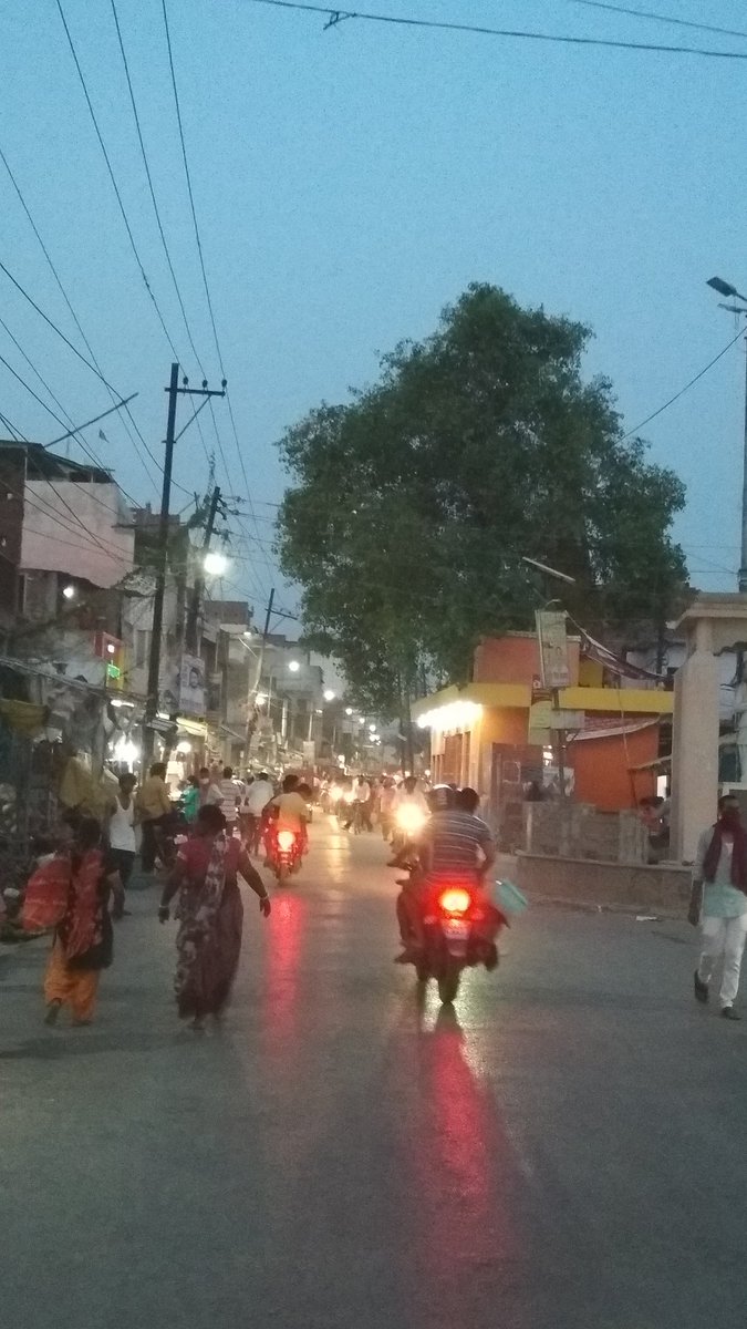 vikashk15786712's tweet photo. Uninterrupted maintenance work of LED street lights during  pandemic COVID-19 at ULB- GHAZIPUR
@yogeshrai56
@anuadbst 
@amitrec19 
@ShakirH40522350
#eeslsprit
#ujalaprakashpathka
#workinprogress 
#Streetlightmaintenance 
#Covid_19india https://t.co/Cy4zes7S4i