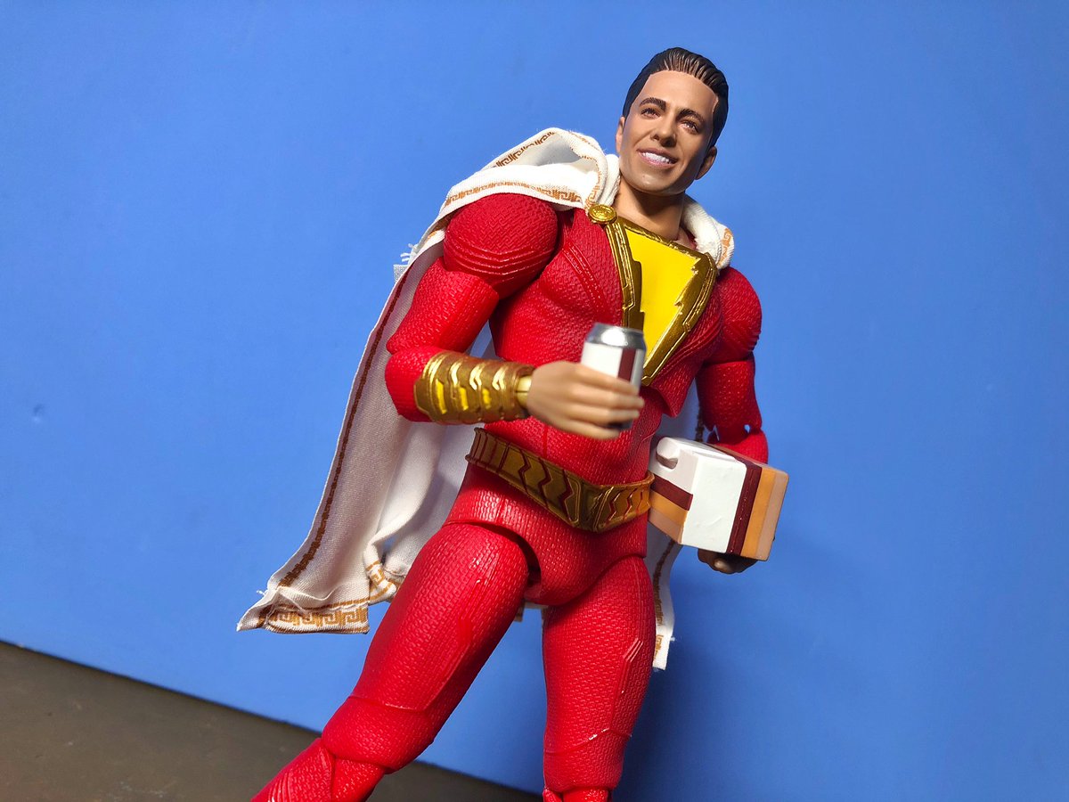 シャザム スーパー マン 映画 シャザム 評価は ネタバレ感想考察あらすじ キャプテンマーベルとの関係 Dcの救世主