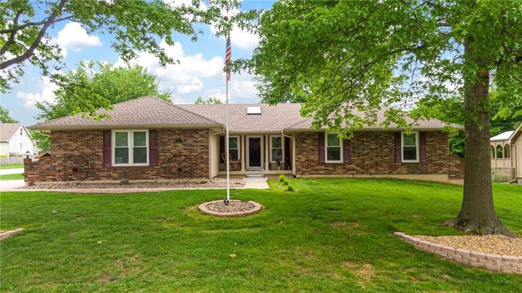 HomeKC's tweet image. Check out this property just listed in 64086

Equal House Opportunity homekcsearch.com/MO/Lee_s_Summi…