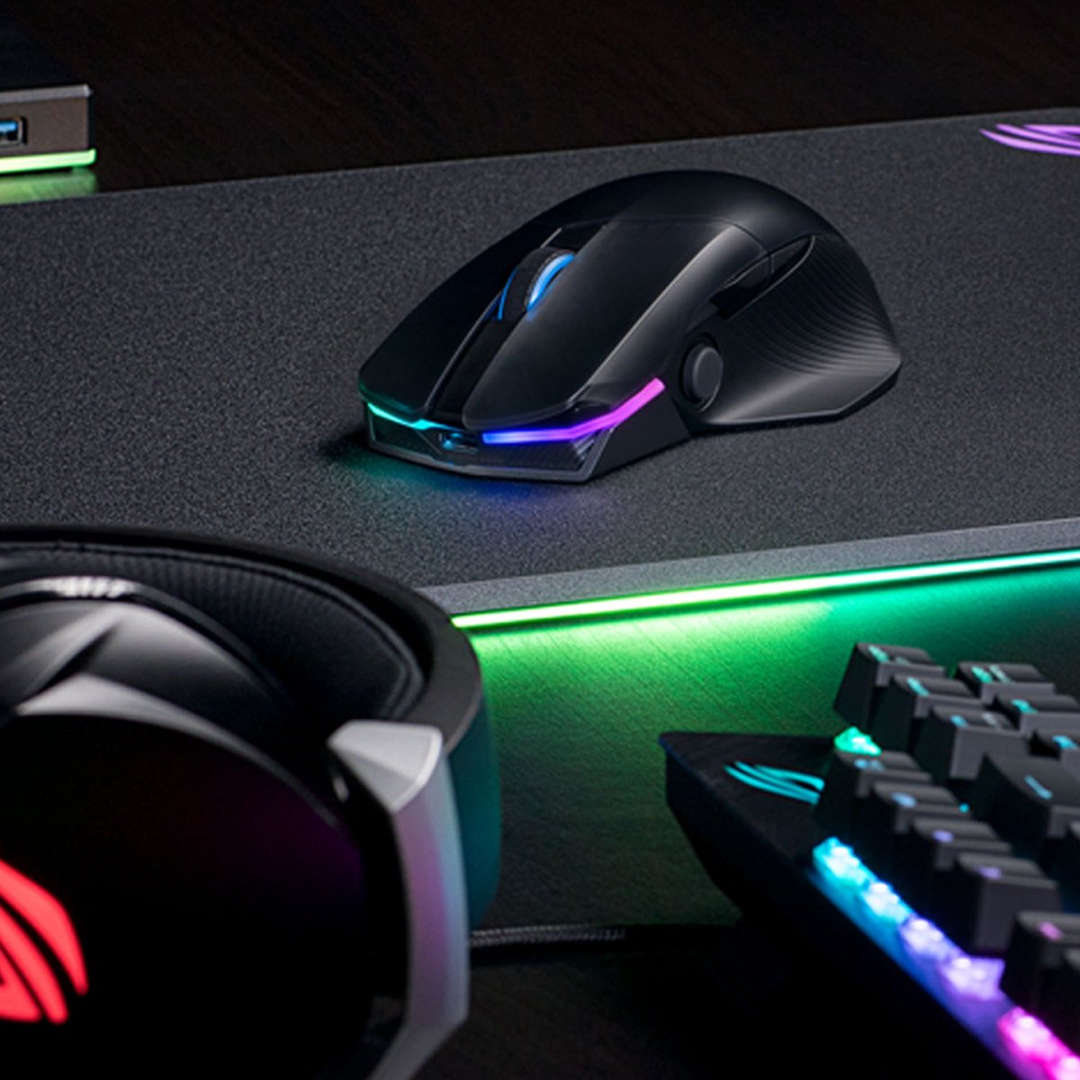 ASUS_ROG's tweet photo. Swap switches, go wireless, or put a new spin on your games with the remappable thumb joystick. (all while dripped out in RGB) 

The ROG Chakram can do it all.  👉👉 https://t.co/713jV7Es92 https://t.co/O7xm4NKw12
