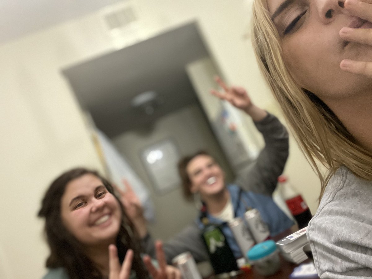 Just_Rachel93's tweet photo. My people 💛✨ https://t.co/Pbo02Y9ZCc