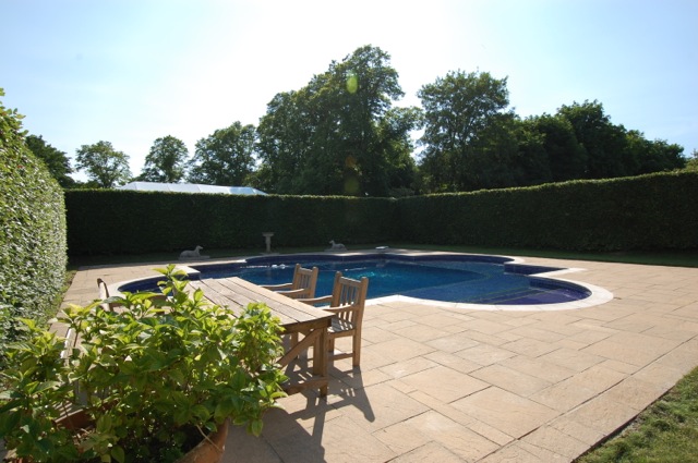 PoundonHouse's tweet photo. Thinking of a staycation this summer with family? - https://t.co/NhfGenwVtD https://t.co/YiiDjc637I