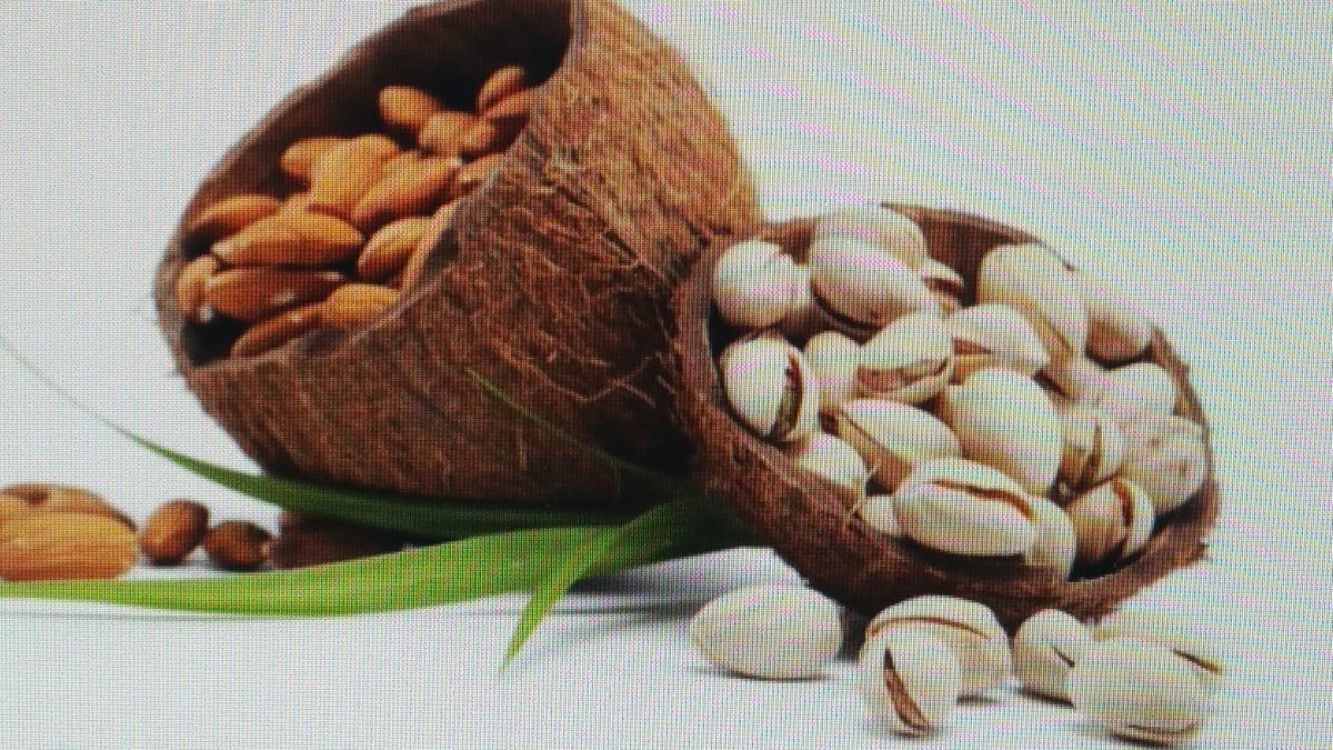AnilKum26071342's tweet photo. Balanced #diet 
Keep track of how much you eat and don't eat more than you expend
Eat a wide variety of foods everyday 
Base your diet on cereals and whole grains 
Increase fruit and vegetable consumption 
Reduce fat, salt, and sugar 
Drink plenty of water 
Do yoga daily https://t.co/z4gvCuFnvK